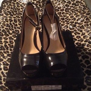 👚 3/$20.  Iman black wedge heels